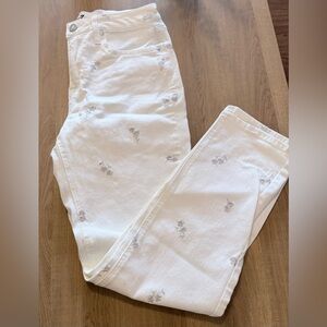 Jeans / Seven7 White Straight Leg Jeans with Subtle Gray Floral Embroidery